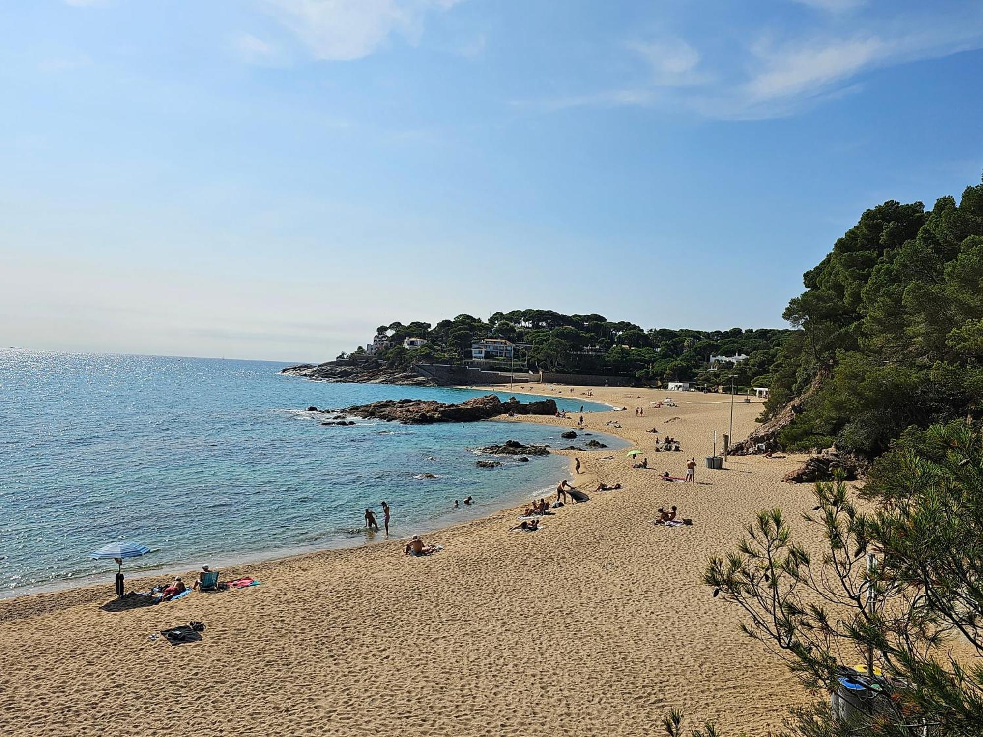 Standar Cerca De La Playa Girona